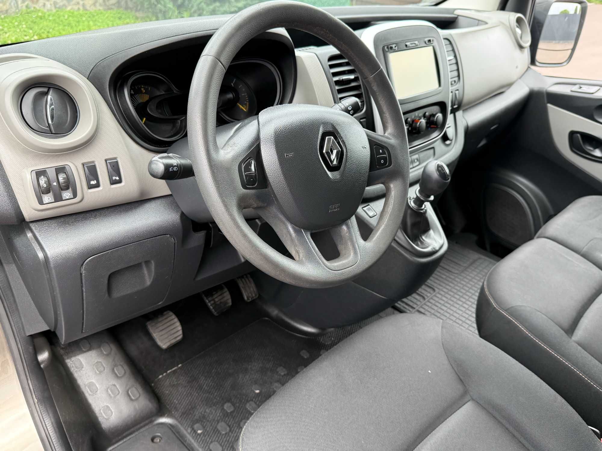 Renault Trafic  2015 Оригінальний пасажир