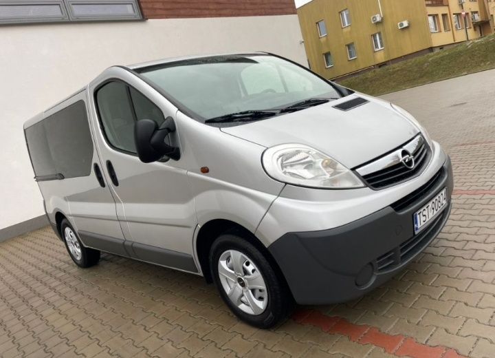 Opel Vivaro 2011 года