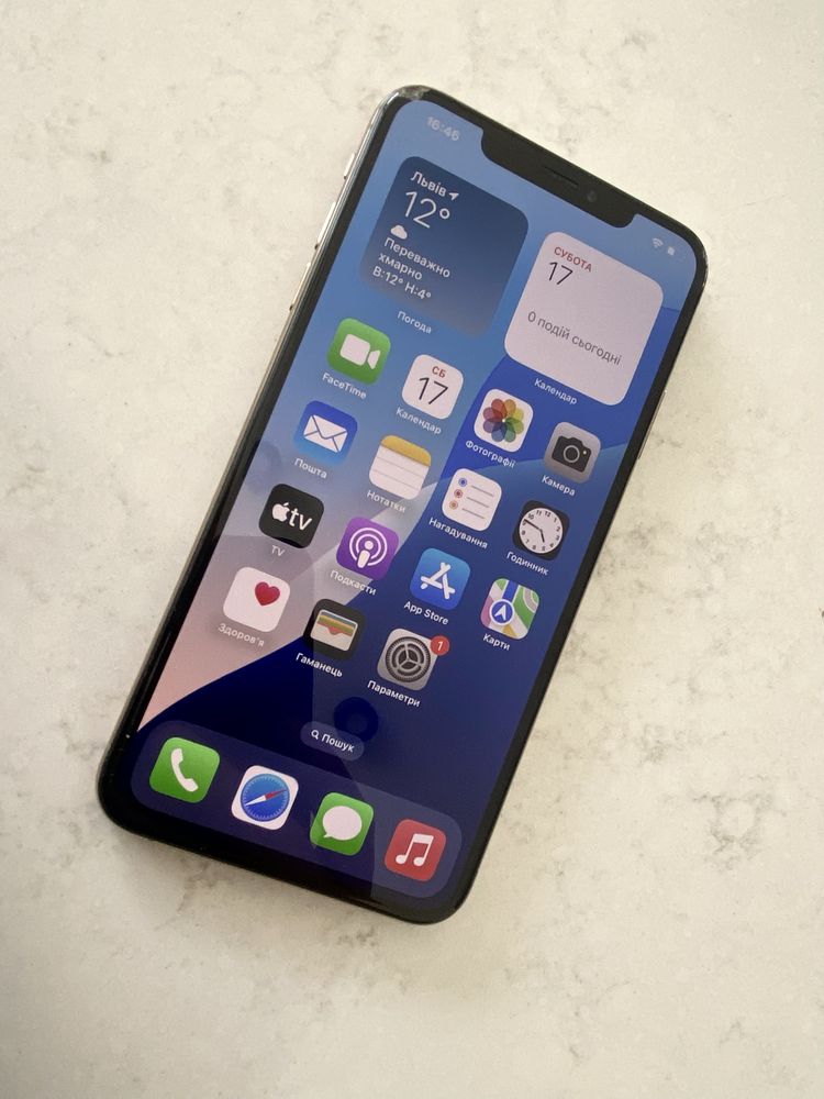 iPhone XS MAX як новий