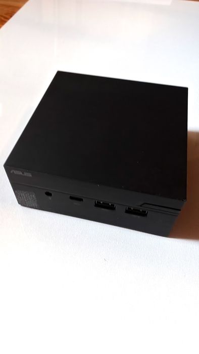 Asus Mini PC PN40 + zasilacz - stan bardzo dobry