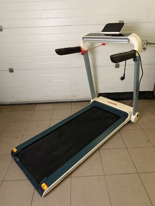 Бігова доріжка Vigor XPL400