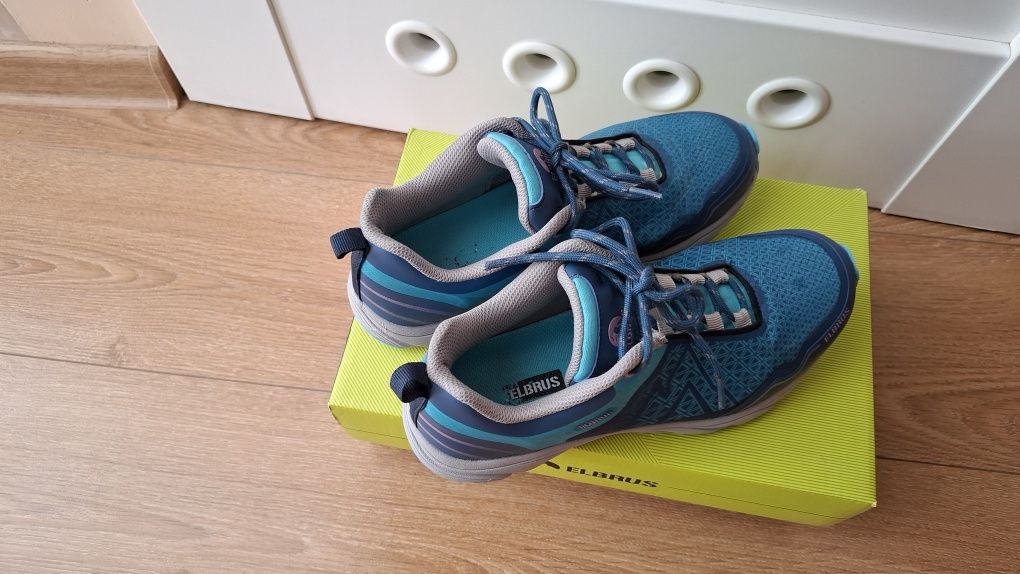 Sprzedam adidasy ELBRUS