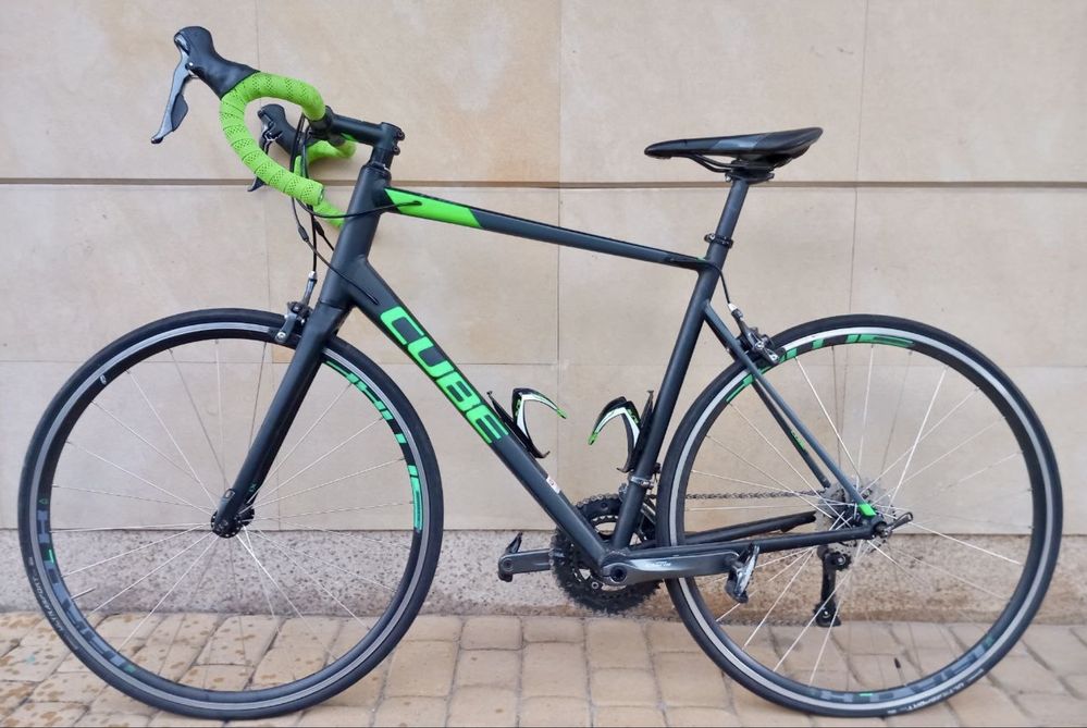 Rower szosowy CUBE Attain Race 2020 – karbonowy widelec, super stan