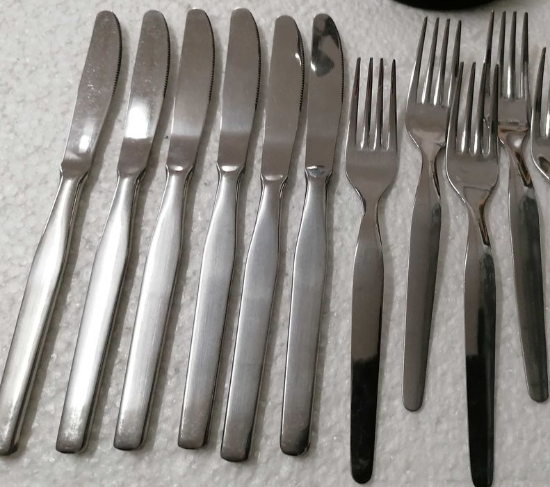 Açucareiro e talheres em inox, novo, tudo por 10€