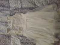 Zjawiskowa biała sukienka rozmiar 140