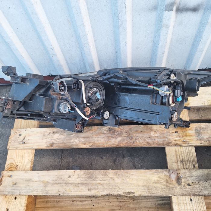 Lampa przód lewa I prawa Mazda 6 ll 08-12r UK