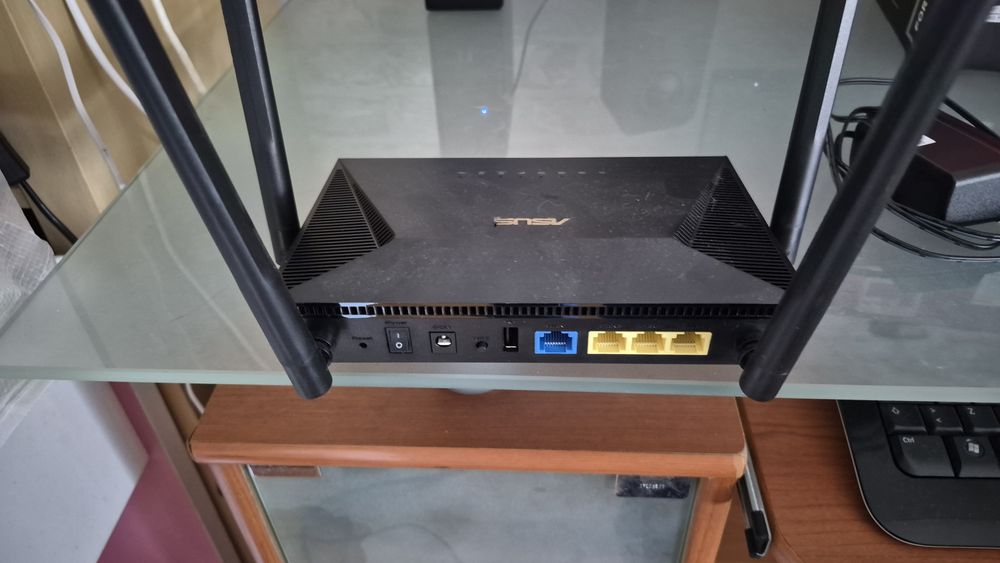 Router Gaming ASUS RT-AX1800U
