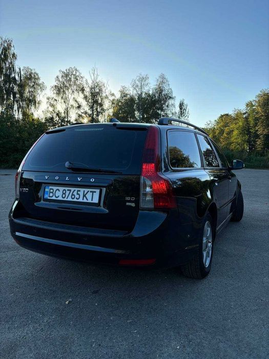 Продам Volvo v50 2009рік 1.6d 110 к.с.