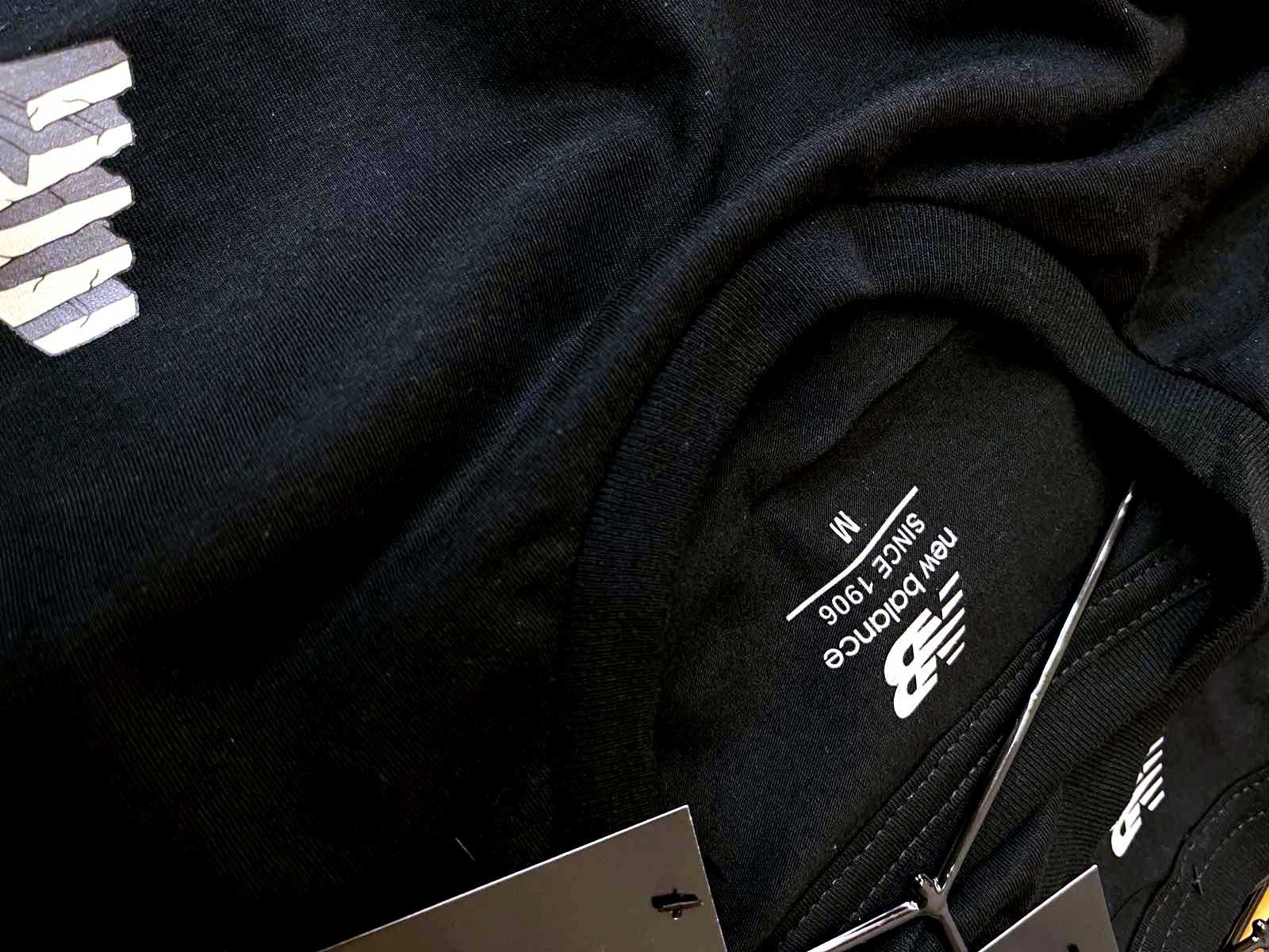 Футболка New Balance "Friends & Family Running Club"