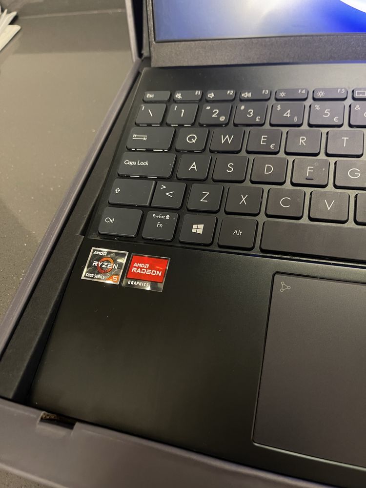 Portátil - ASUS ZenBook UM425QA