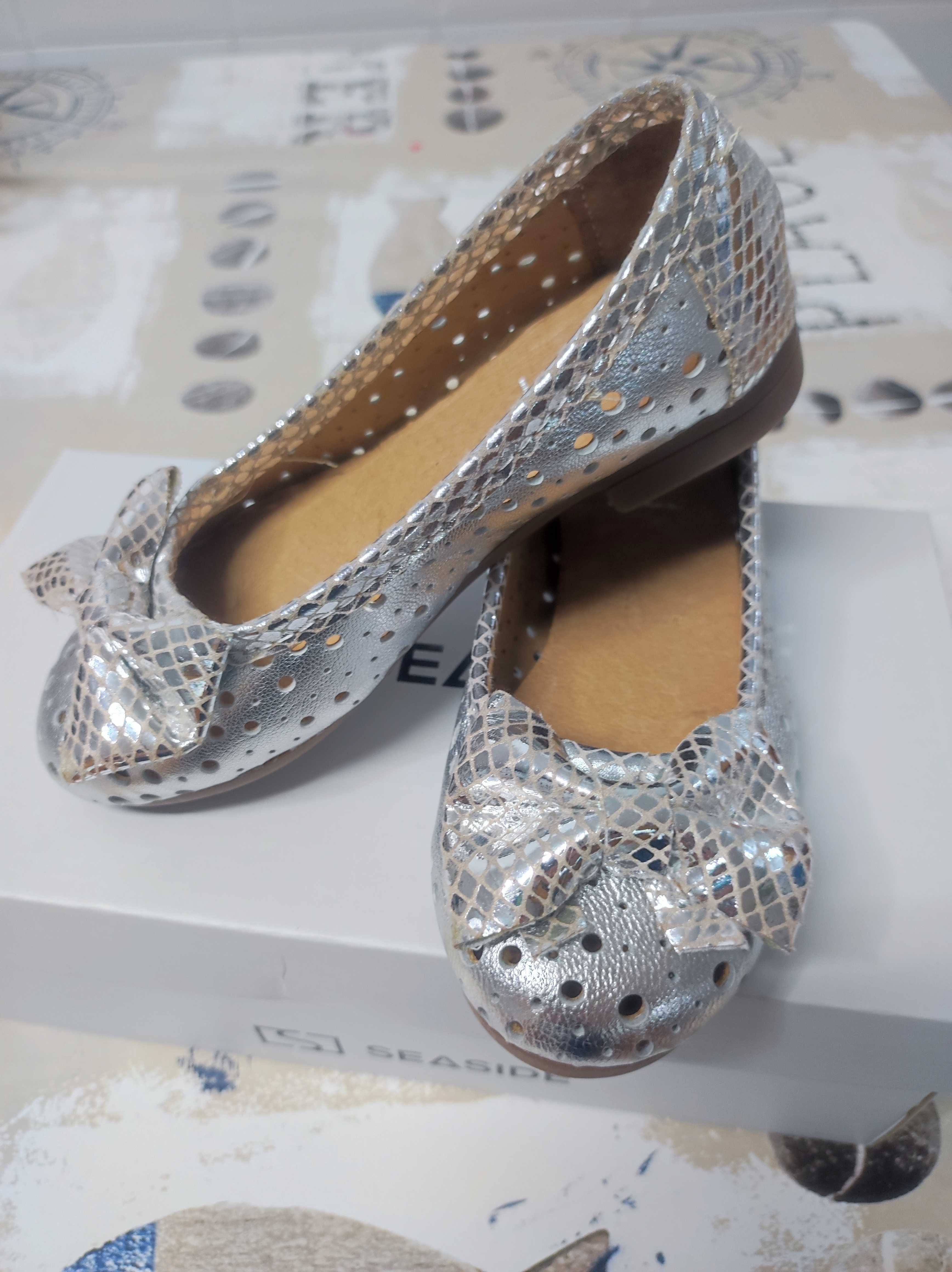 Sapatos prateados n-28 menina