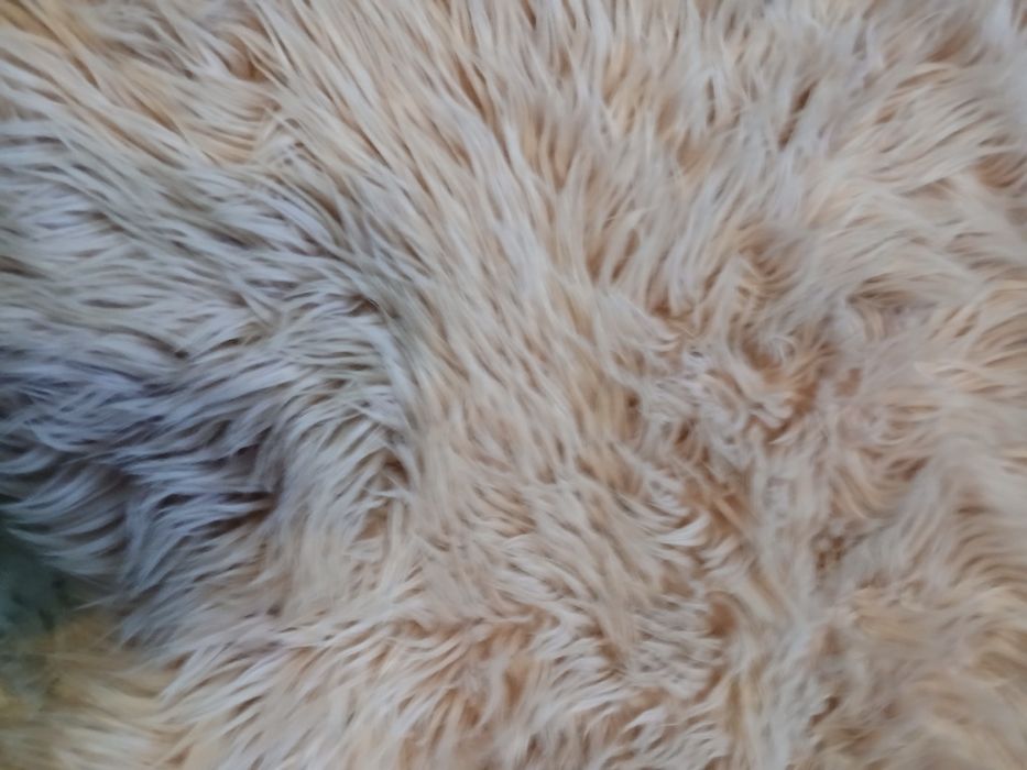 Puszysty dywanik do salonu,sypialni sztuczna skóra