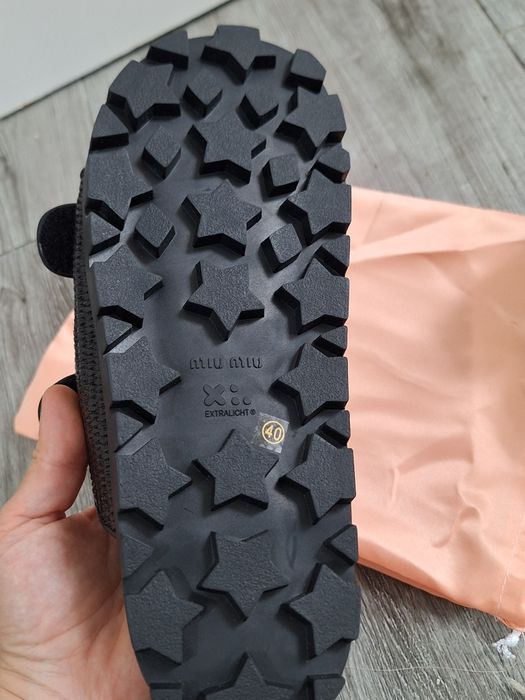 Miu miu klapki kultowy model
