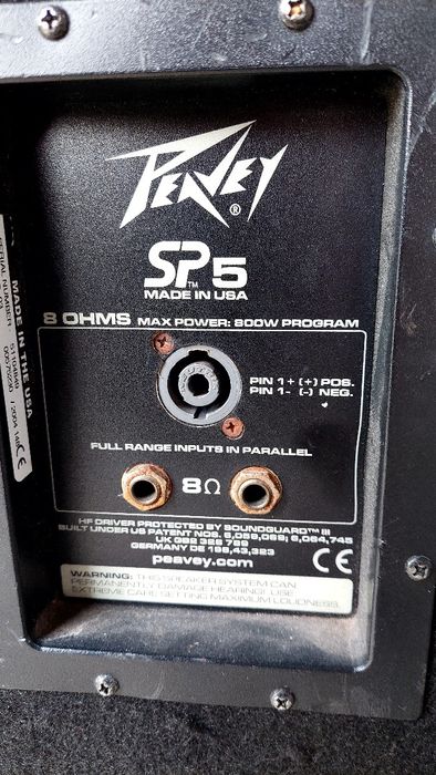 Colunas Peavey SP5