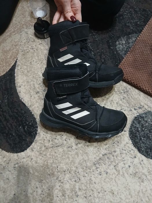 Продам дитяче зимове взуття