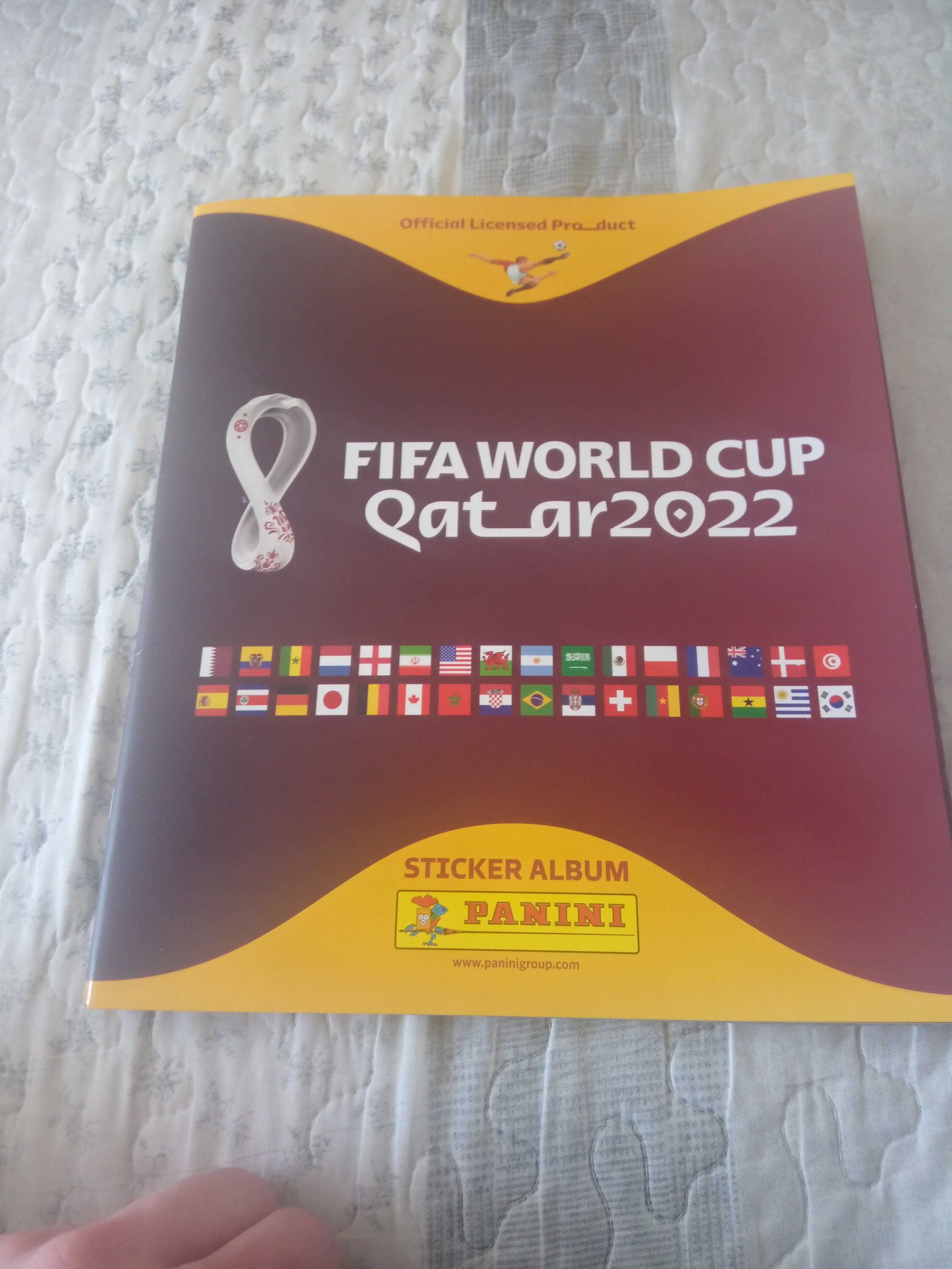 album panini Qatar 2022 z naklejkami