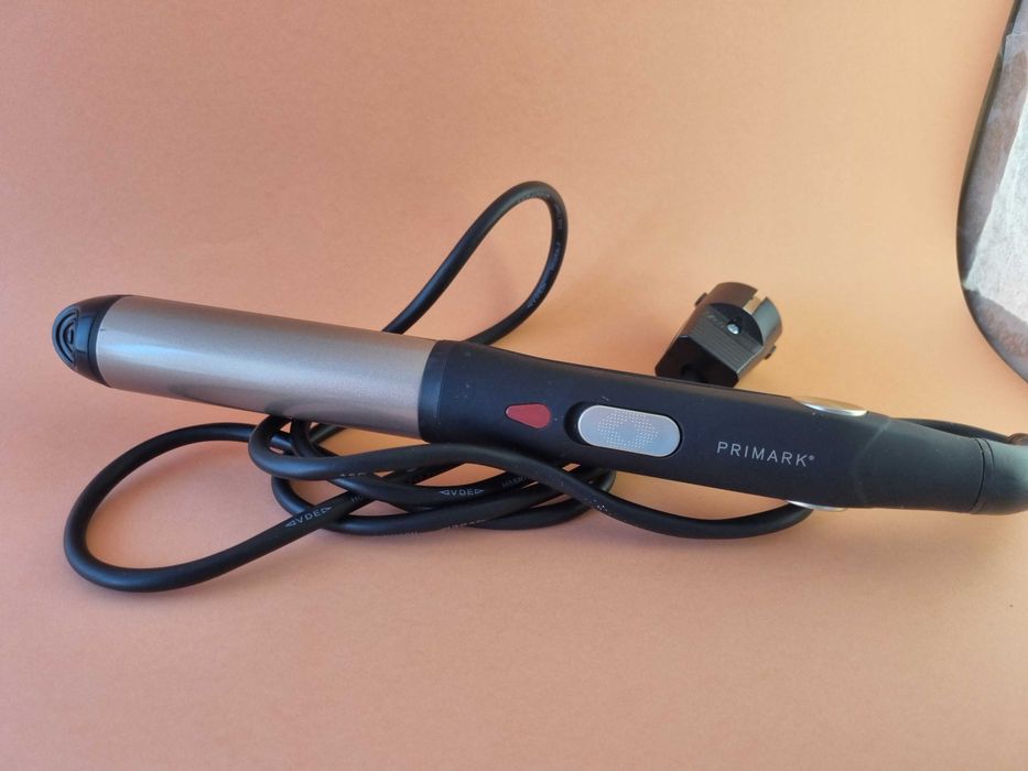 Ferro de cabelo - Alisa e modela