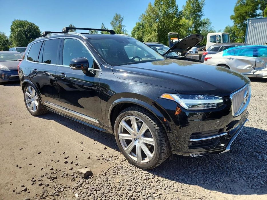 Volvo XC 90 Najlepsze wyposażenie w tej budzie, w transporcie do Polski