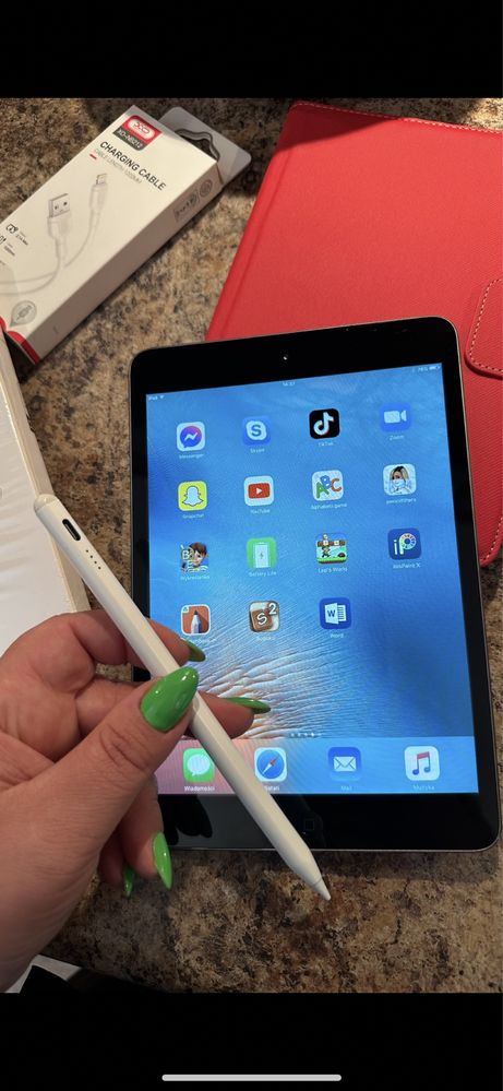 Tablet iPad Apple Retina + nowy rysik - super stan