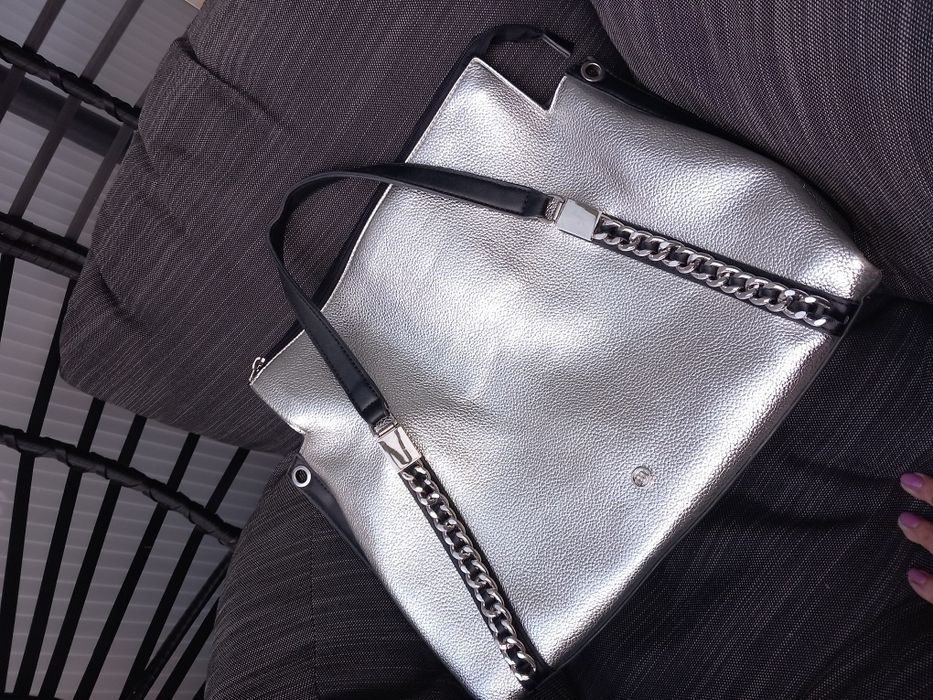 Używana torebka do ręki Monnari