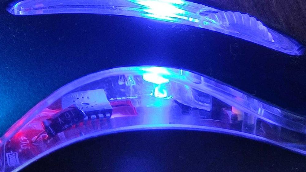 Myszka (3) przewodowa Vakoss  podświetlana niebieska