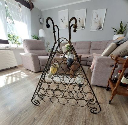 Stojak na wino 28 butelek