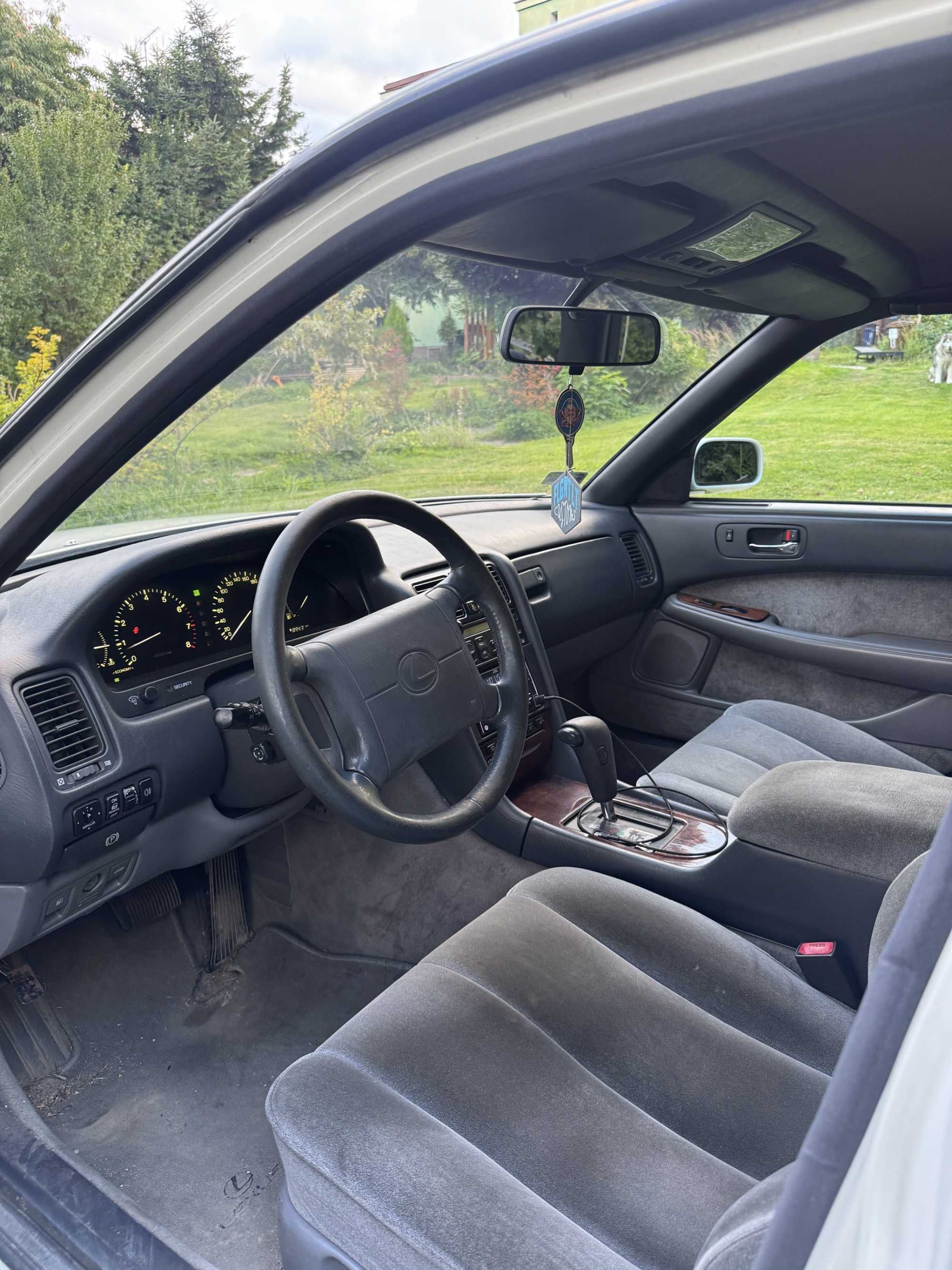 Lexus LS400 UCF10