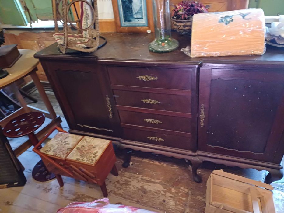 Mobilia vintage em bom  estado