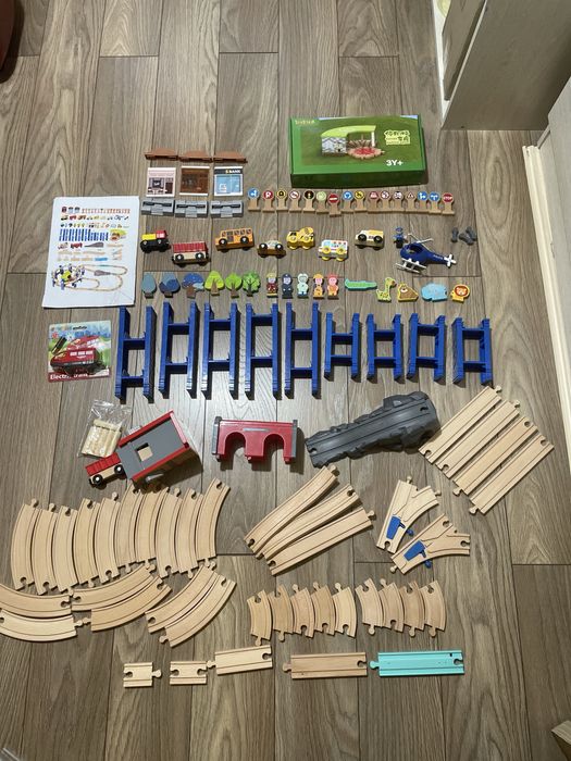 Деревʼяна залізниця залізна дорога в новому стані