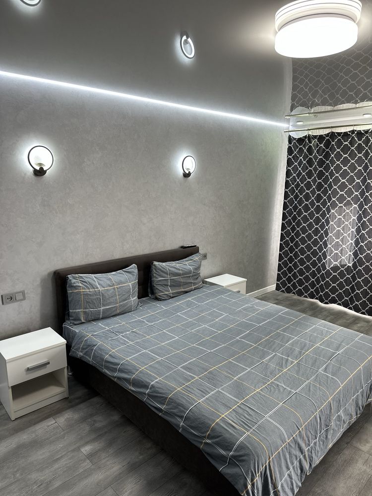 ApartCenter. VIP студия посуточно/почасово. Центр. Соцгород