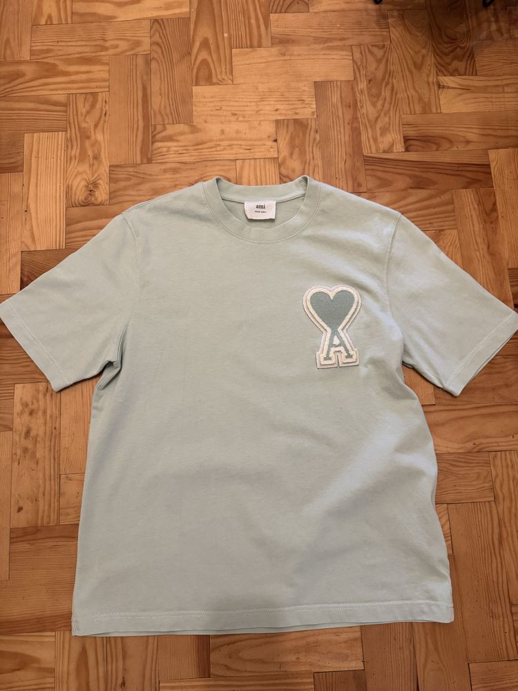 Tshirt Ami Paris tamanho L