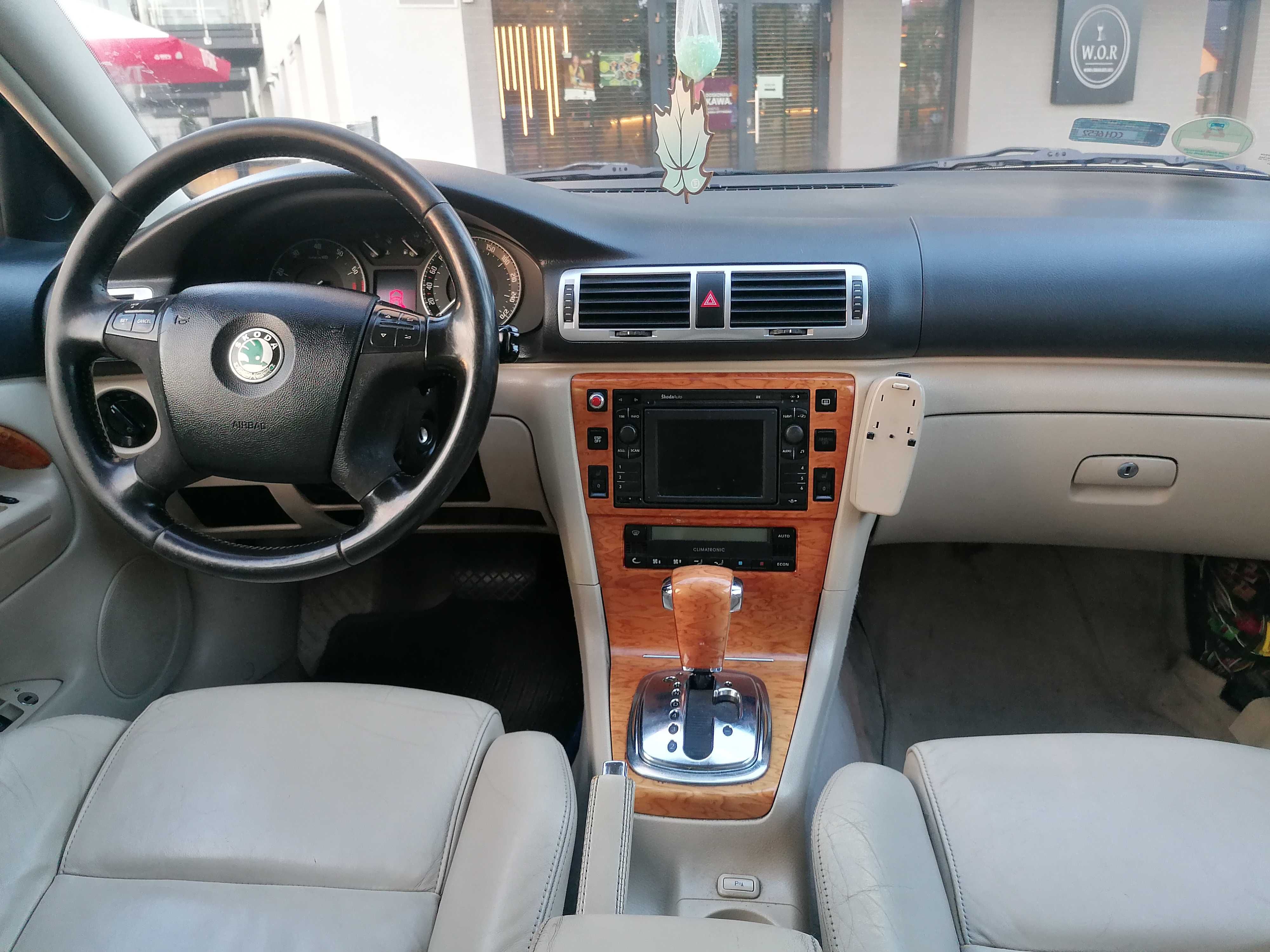 Piękna Skoda Superb 2,8l z gazem 2007r