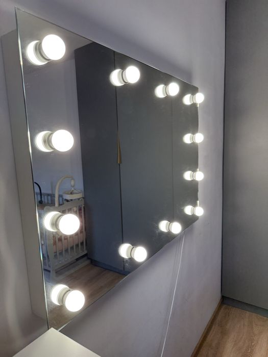 Makijażowe lustro soled