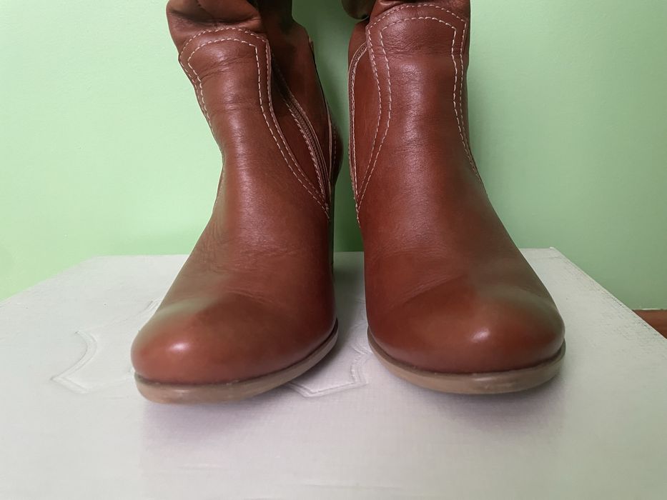 Шкіряні зимові чоботи козаки з натуральним хутром