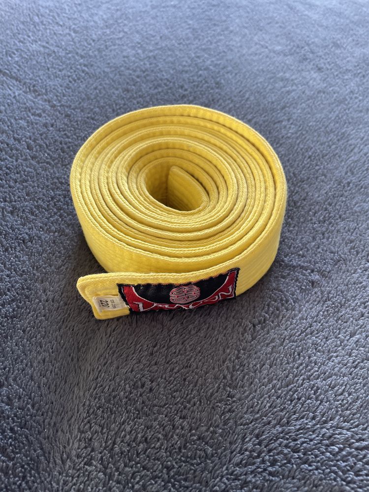 Żółty pas karate judo
