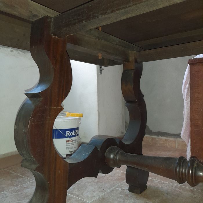 Mesa de madeira maciça