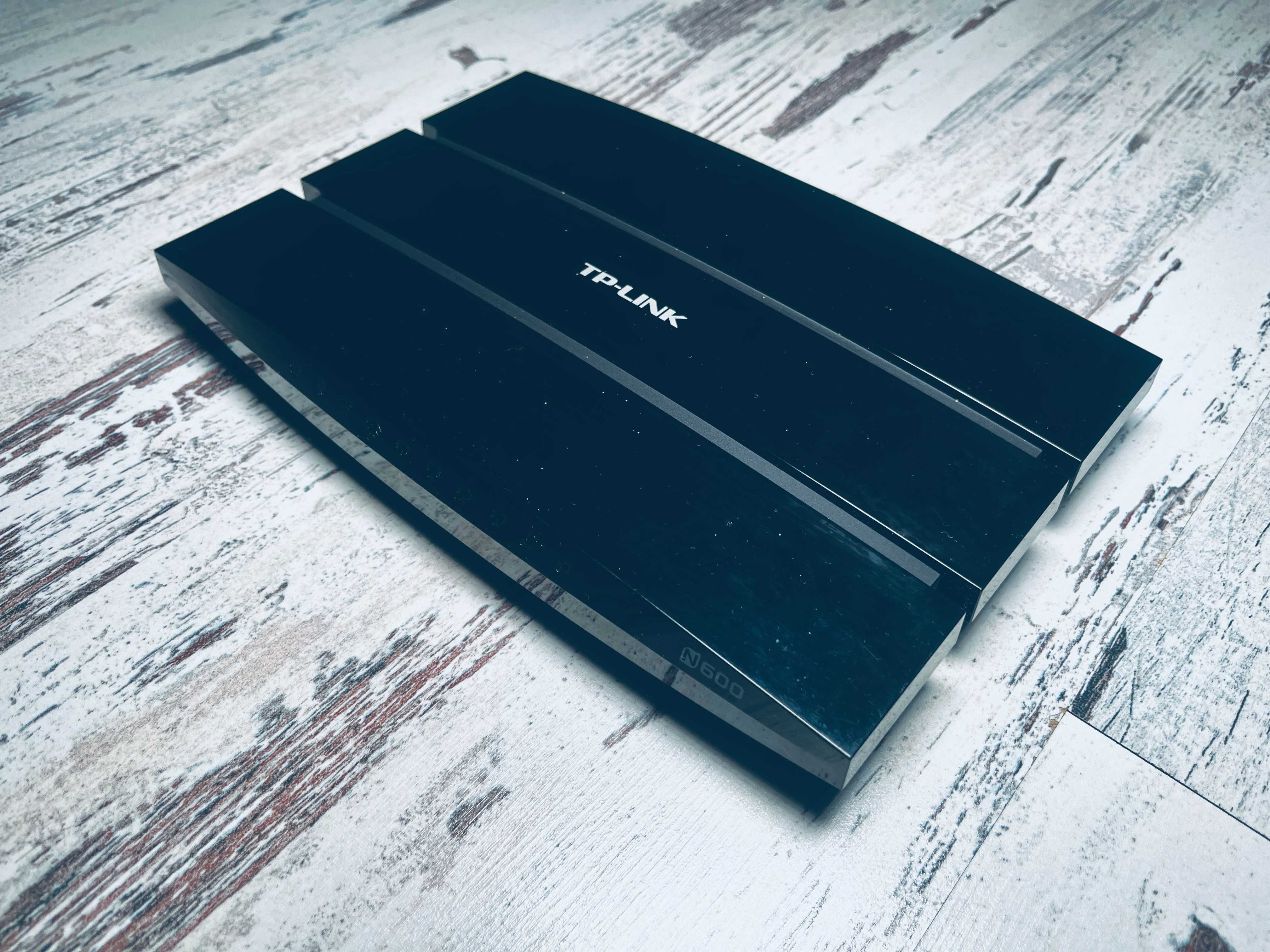 Dwupasmowy, gigabitowy router bezprzewodowy, N600 tp-link TL-WDR3600