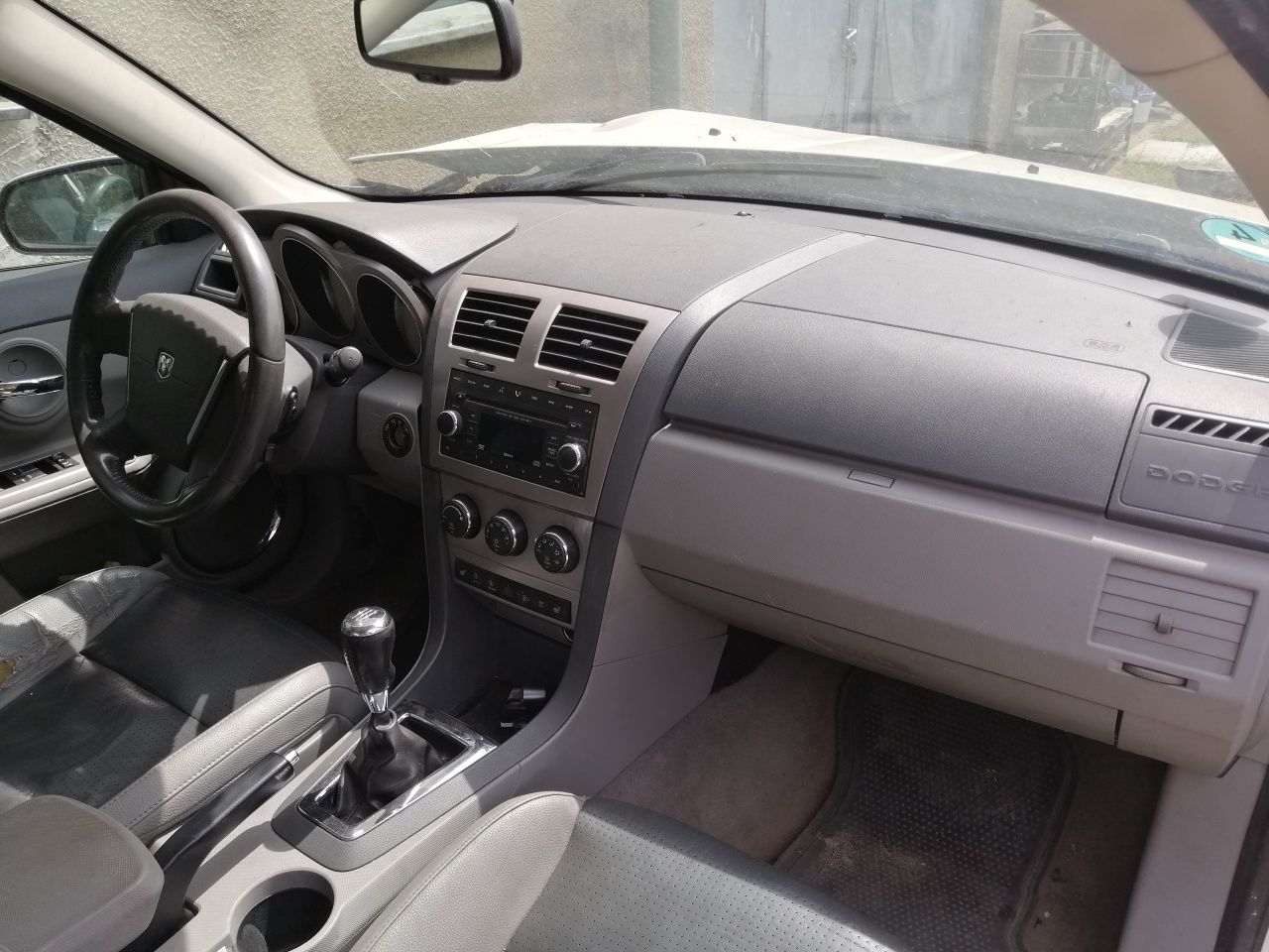 Dodge Avenger uszkodzony