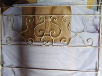 Cama de ferro antiga