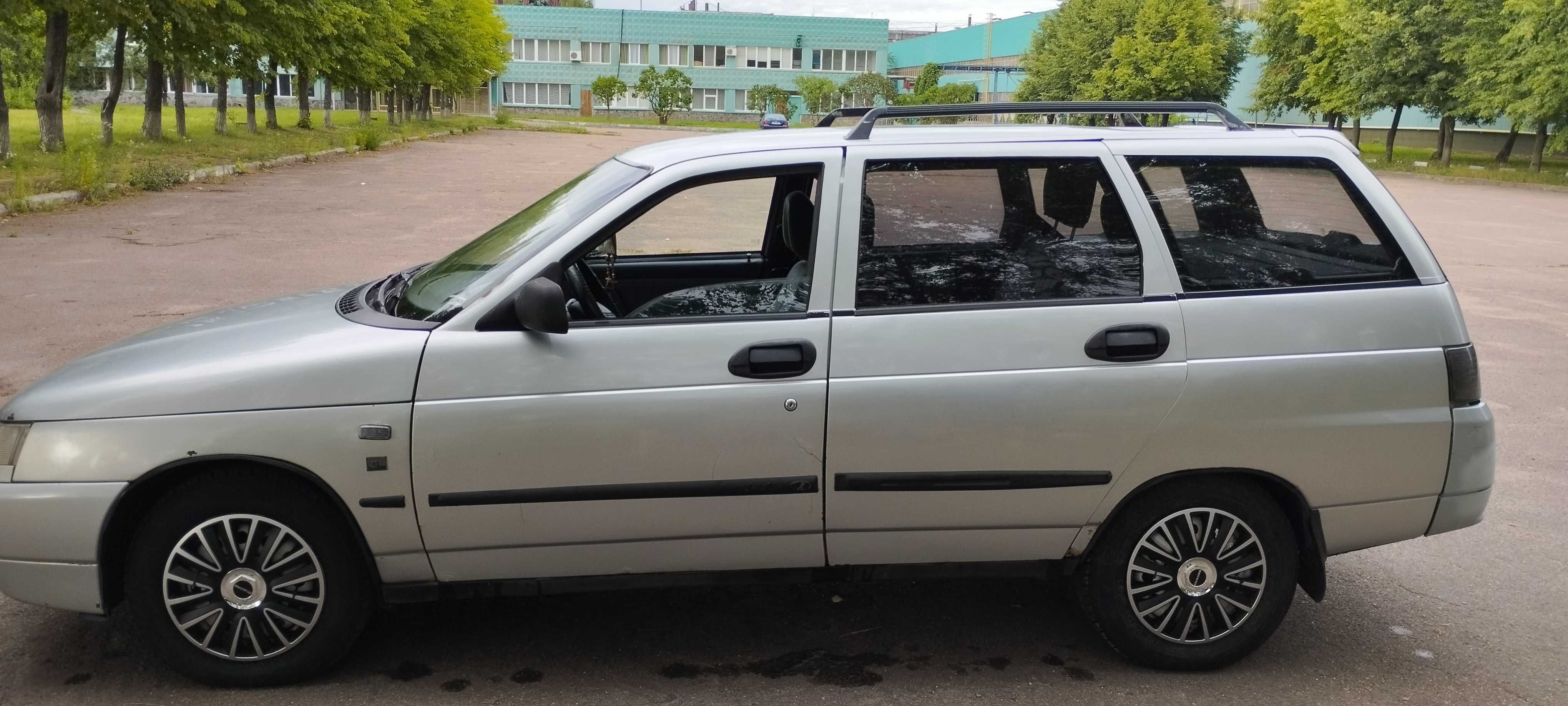 Продам автомобіль Лада 2111