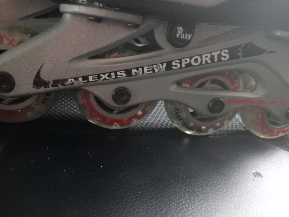 Rolki dziecęce rozm 31-33 cm plus ochraniacze i kask