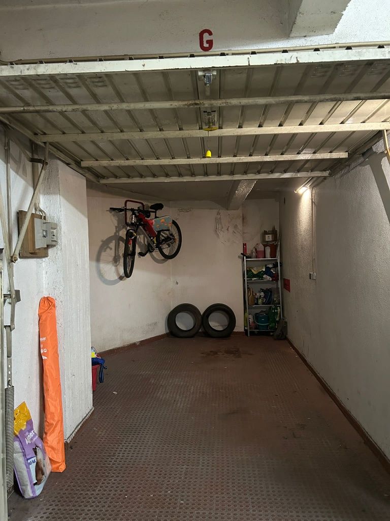 Vendo garagem na Brandoa