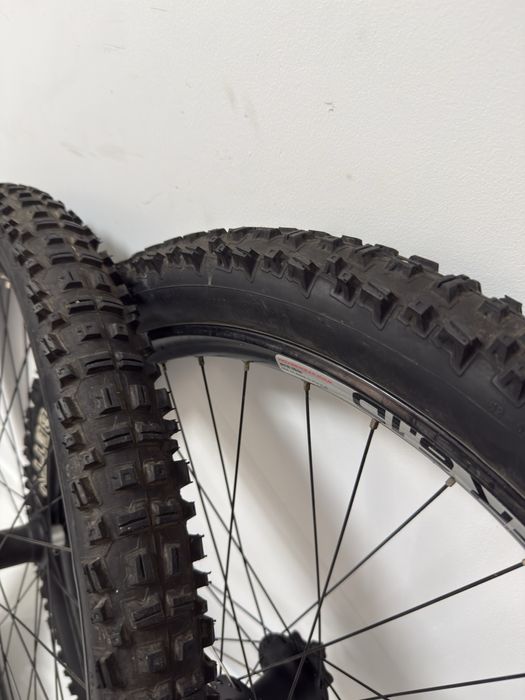 Koła 26 DT Swiss FR 6.1D super stan z oponami Polecam