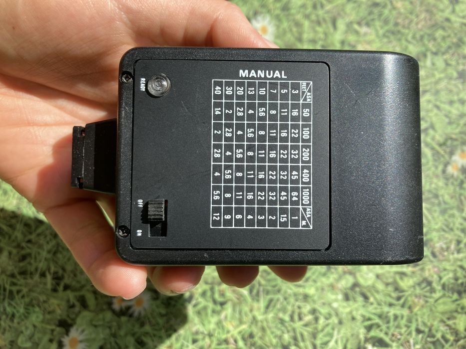 Uniwersalna analogowa lampa błyskowa Topca 320 B