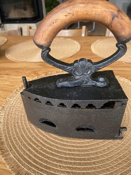 Stare żelazko na węgiel antyk zabytek unikat