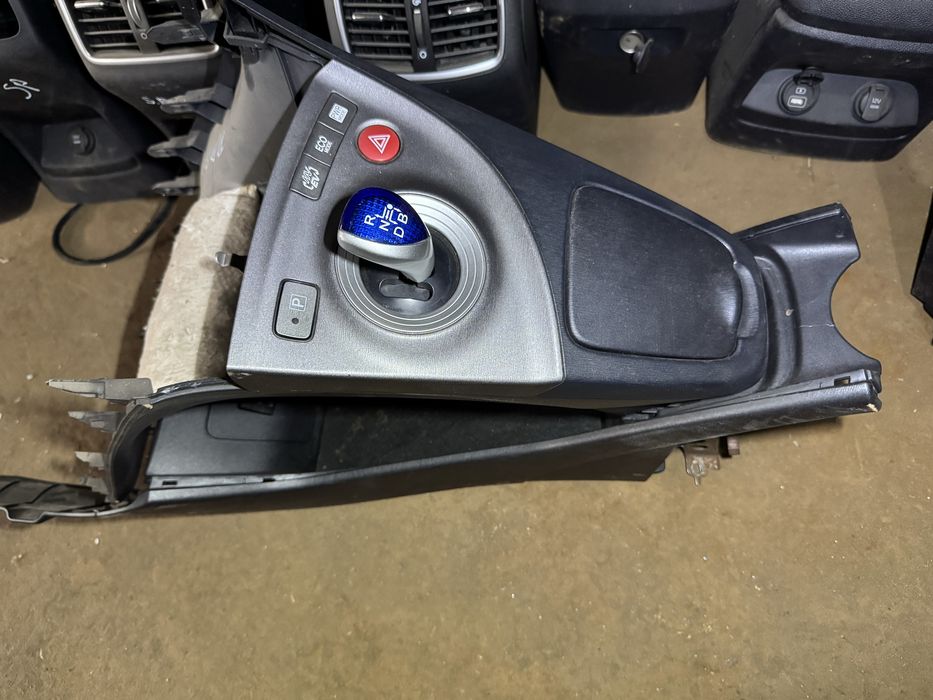 Центральная консоль ручка акпп prius 30