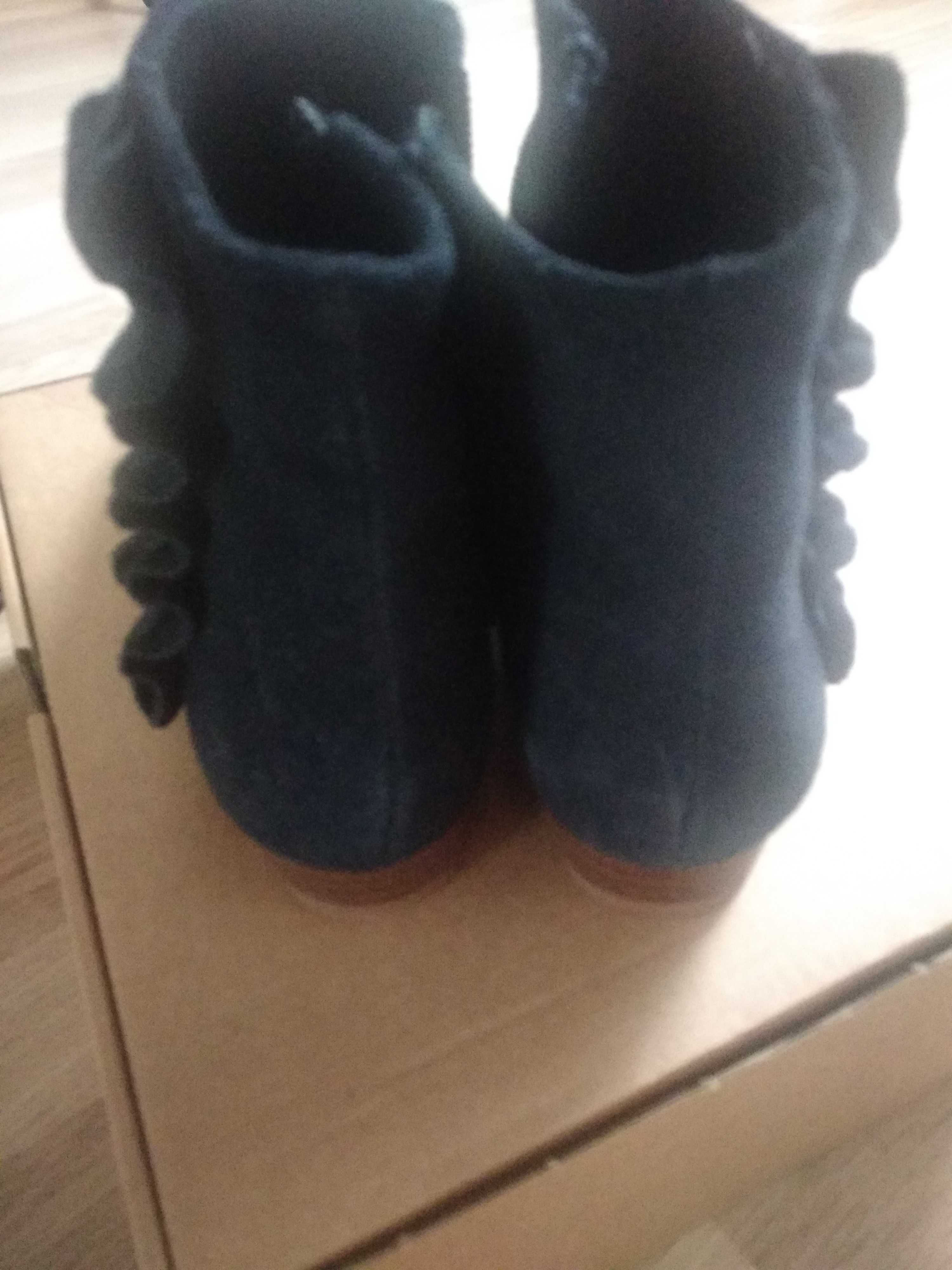Замшевые демисезонные ботинки Mango для девочки 34р