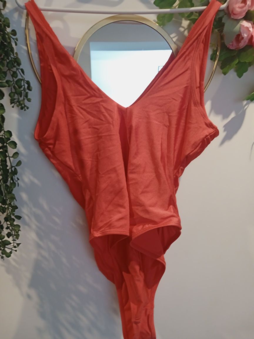Czerwony strój kąpielowy używany xl