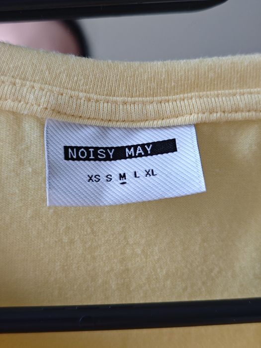 Śliczna sukienka letnia, jasno żółta marszczenie z boku. Noisy May, M