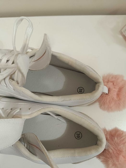 Obuwie sportowe damskie